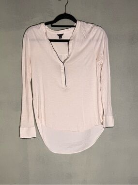 Ann Taylor Ivory Layered Hem Blouse | Long Sleeve Split Neck Minimal Chic Top
